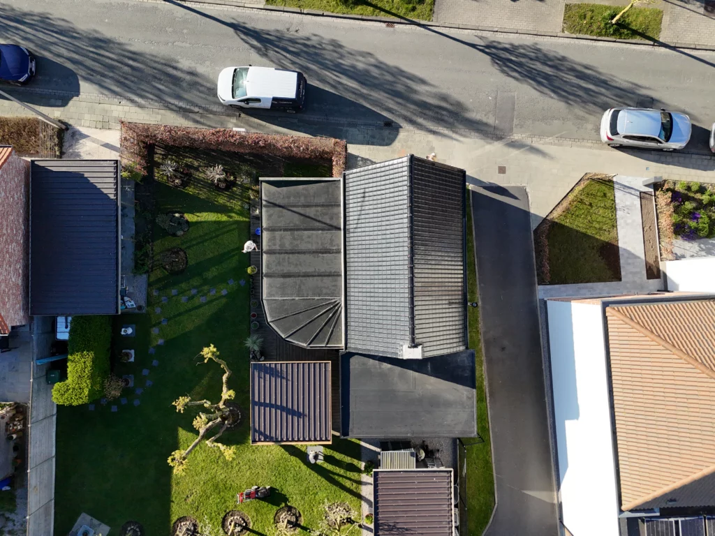 Duurzame dakrenovatie met Edilians Monopole zwart door curodak